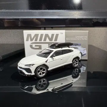 MINI GT 람보르기니 우루스 1/64 화이트 루프 박스
