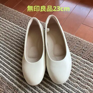 무인양품 플랫슈즈 오프 화이트 천연 가죽 23