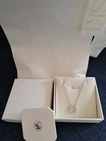 Swarovski 말굽 모양 목걸이