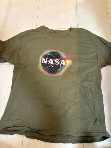 NASA 올리브 그린 T셔츠