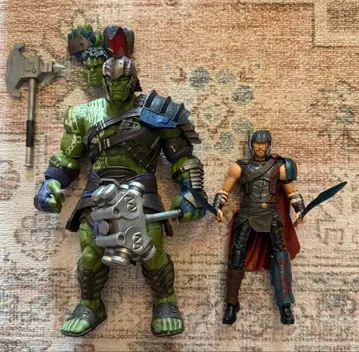 토르 배틀 로얄 헐크와 토르 피규어 세트