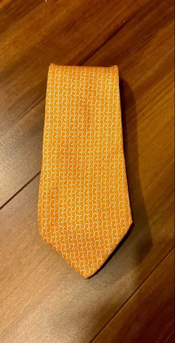 극미품 살바토레 페라가모 실크 넥타이 간치니 로고그램 오렌지