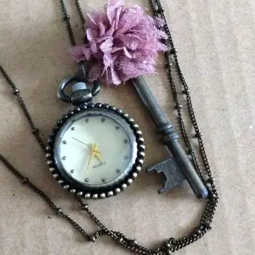 앤티크 목걸이 회중시계 열쇠 빈티지 레트로 꽃