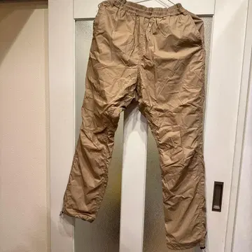 nonnative GORE-TEX WINDSTOPPER 팬츠 베이지