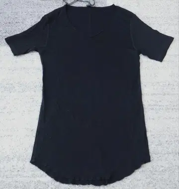 KAZUYUKI KUMAGAI ATTACHMENT V넥 T셔츠