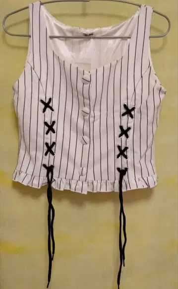 TRALALA 슬리브리스 상의 택 포함