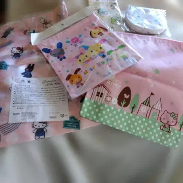 헬로키티 꽃토끼 시나몬 미니 파우치 산리오