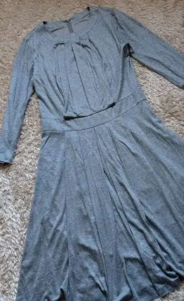 TRUSSARDI 트루사르디 그레이 플리츠 플레어 원피스 실크 혼방