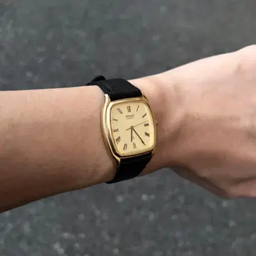 빈티지 Seiko tank 손목시계 80s 고급 골드 다이얼 탱크