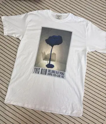 YVES KLEIN [ 이브 클라인 ] 별주 그래픽 프린트 T셔츠