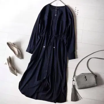 로얄 네이비 어반 리서치 밴드 카라 포켓 드로스트 롱 원피스
