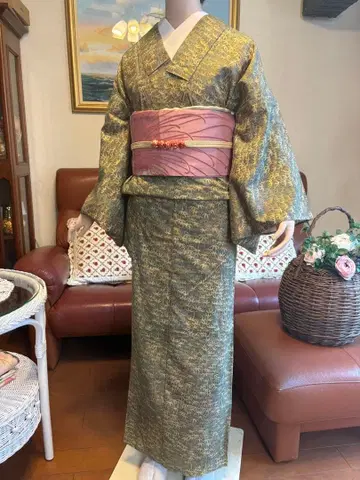 단옷코몬 기모노 그린 컬러와 브라운 잎 무늬 오비 세트