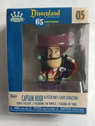 미개봉 Disneyland 65주년 기념 캡틴 후크 피규어