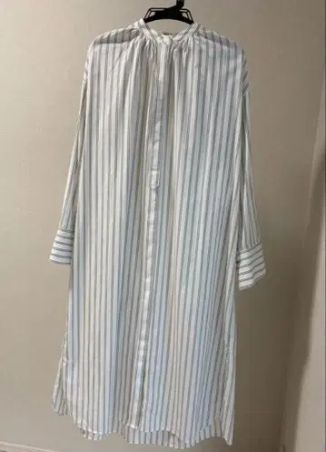 SLOW 화이트 스트라이프 긴팔 셔츠