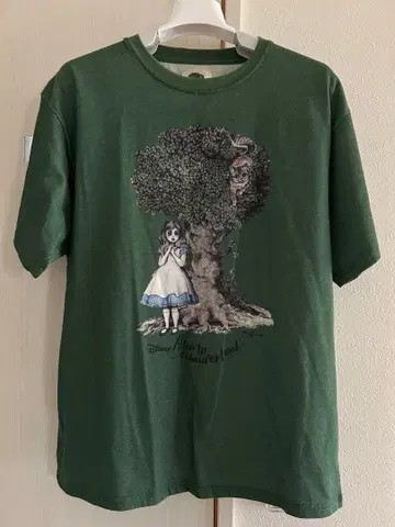 히구치 유코 원더랜드의 앨리스 디즈니 티셔츠