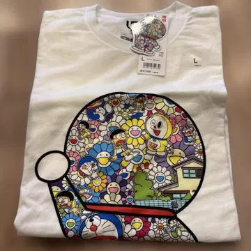 유니클로 도라에몽 꽃무늬 T셔츠 L 사이즈 무라카미 다카시