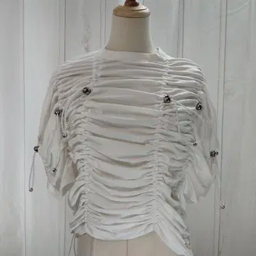 KK041801 noir kei ninomiya / 반팔 상의 블라우스