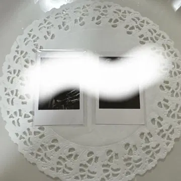 방송인 쿠츠나 폴라로이드풍 트레이딩 카드 2종 세트