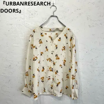 [ URBAN RESEARCH DOORS ] 꽃무늬 조젯 블라우스 긴팔