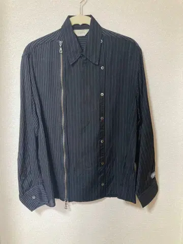 JieDa 블랙 스트라이프 긴팔 셔츠 큐프라 사이즈 1