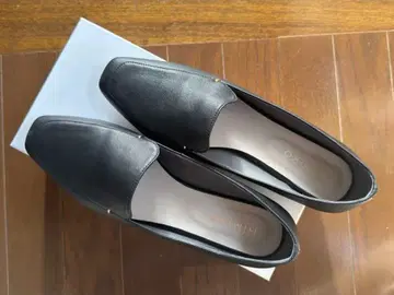 히미코 메탈 악센트 블랙 가죽 로퍼 26cm