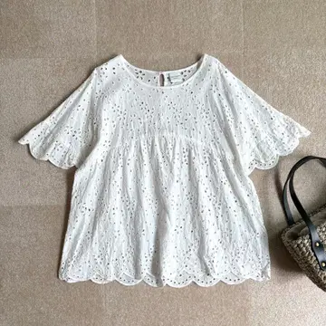 어반 리서치*아이렛 레이스 스캘럽 블라우스 코튼 화이트 M