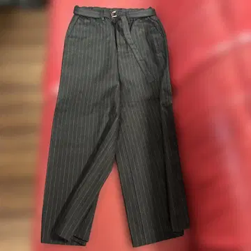 sacai 다크 그레이 스트라이프 와이드 팬츠 벨트 포함