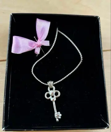 MONET 모네 열쇠 키 모티브 실버 컬러 목걸이 34713