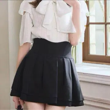 미셸 마카롱 슬림 레그 스커트 S 사이즈 이너 팬츠 포함