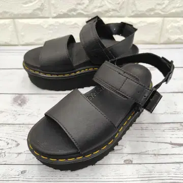 닥터마틴 VOSS QUAD 통굽 샌들 스트랩 블랙 가죽 22
