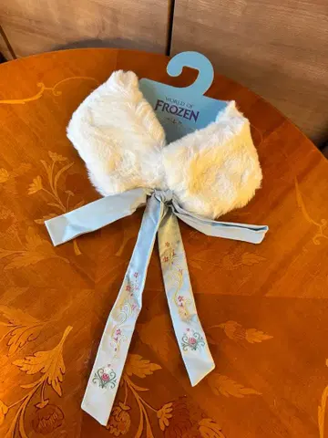 홍콩 디즈니랜드 월드 오브 프로즌 퍼 볼레로