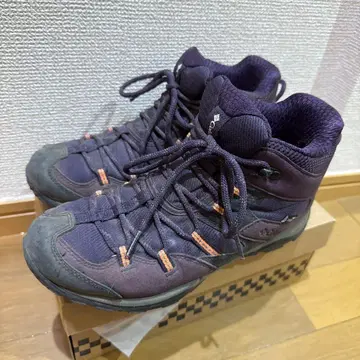 컬럼비아 트레킹 슈즈 24cm