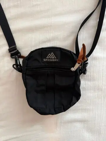 GREGORY 블랙 숄더백