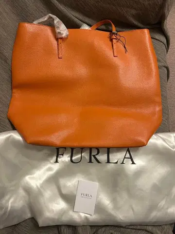 새상품 미사용 대용량 FURLA 가죽 토트백
