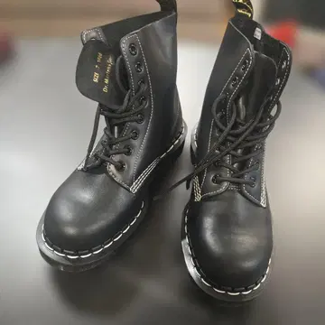 닥터마틴 화이트 스티치 사이즈 7