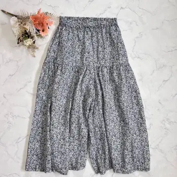 nest Robe 린넨 블랙 플라워 프린트 개더 팬츠