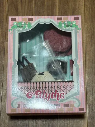 네오 브라이스 프레젠트 서프라이즈 아웃핏