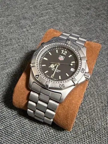 태그호이어 프로페셔널 WK1110 손목시계