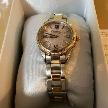 세이코 1B22-0BZ0 전파 솔라 실버 골드 콤비 손목시계