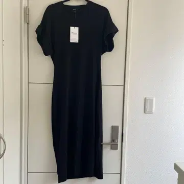 Theory 블랙 티셔츠 원피스 미사용 새상품