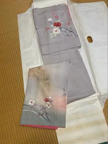 호몬기 순수 실크 이중 기모노 연보라 핑크 동백 금채 오미야마이리