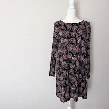 [ 새상품급 ] marimekko 마리메꼬 로즈 패턴 원피스 M 사이즈