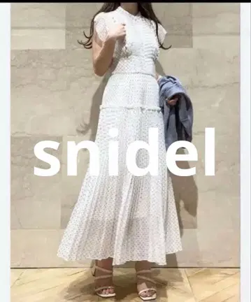 스나이델 플리츠 프린트 원피스 도트 무늬