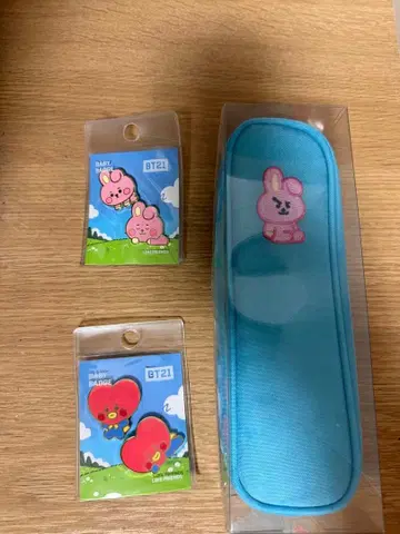 BT21 cooky TATA 필통 배지