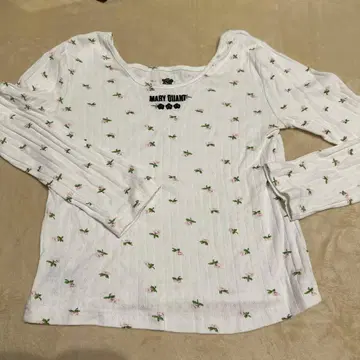 [ MARY QUANT ] 꽃무늬 긴팔 티셔츠