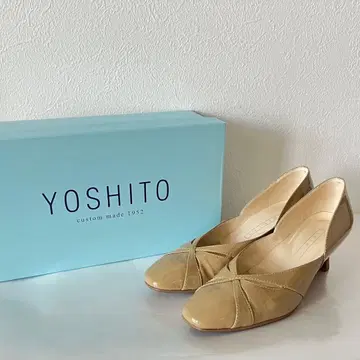 새상품급 YOSHITO 에나멜 펌프스 23cm