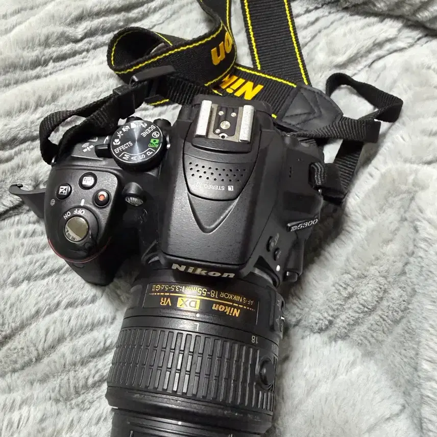 니콘 D5300 18-55mm 번들렌즈 70-300mm