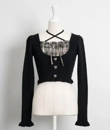 pium 요크 절개 하트 버튼 긴팔 니트