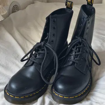 [ 미사용 ] 닥터마틴 8홀 부츠