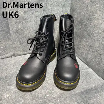[ 거의 미사용 ] 닥터마틴 장미 자수 8홀 부츠 UK6 25cm